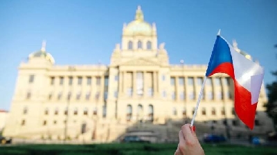 STŘEDA STÁTNÍ SVÁTEK TĚLOCVIČNY UZAVŘENY